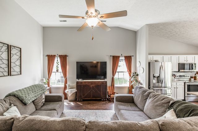 110 Dimaggio Dr, Springfield, TN 37172