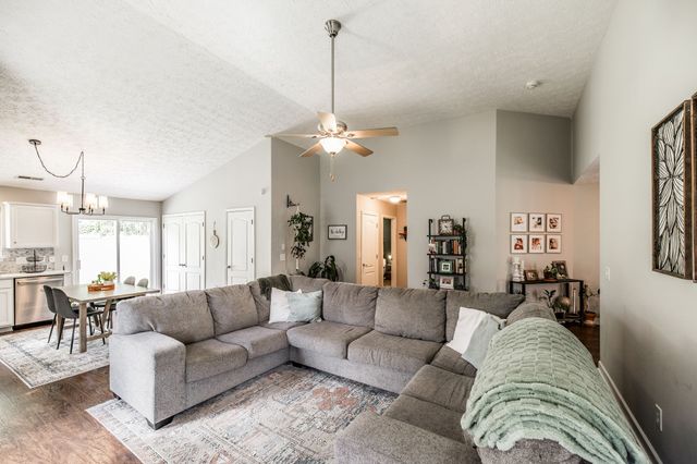 110 Dimaggio Dr, Springfield, TN 37172