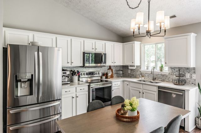 110 Dimaggio Dr, Springfield, TN 37172