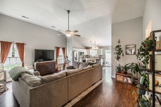 110 Dimaggio Dr, Springfield, TN 37172
