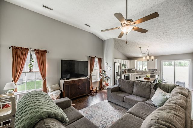 110 Dimaggio Dr, Springfield, TN 37172