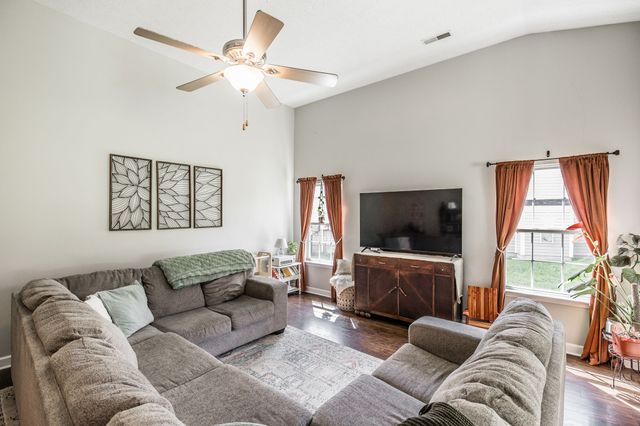 110 Dimaggio Dr, Springfield, TN 37172
