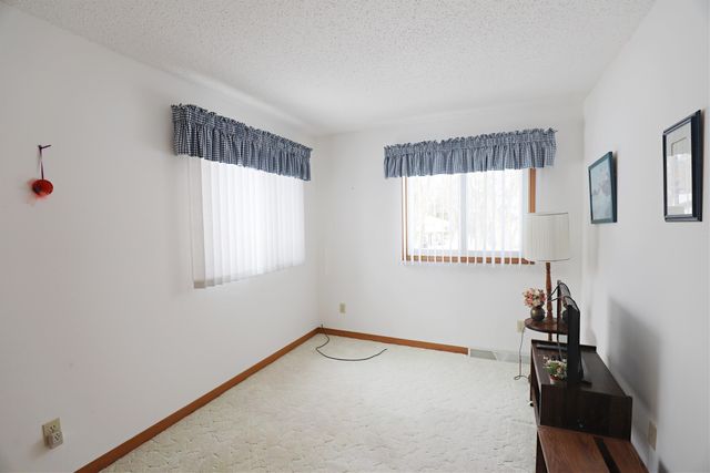 725 S Crescent Avenue, Sims Twp, MI 48703