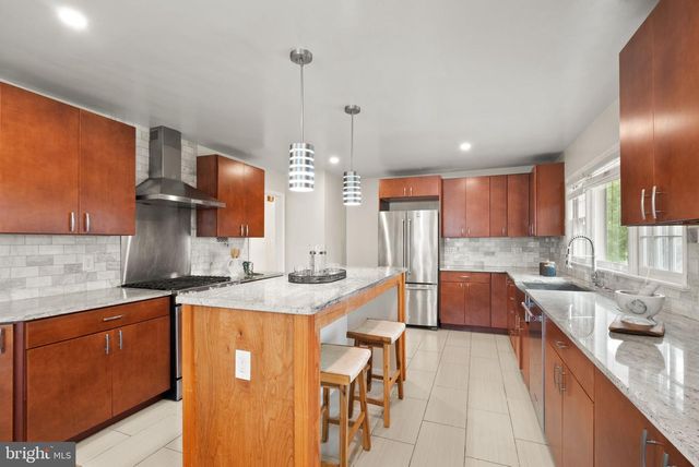 5924 KIMBLE CT, Falls Church, VA 22041