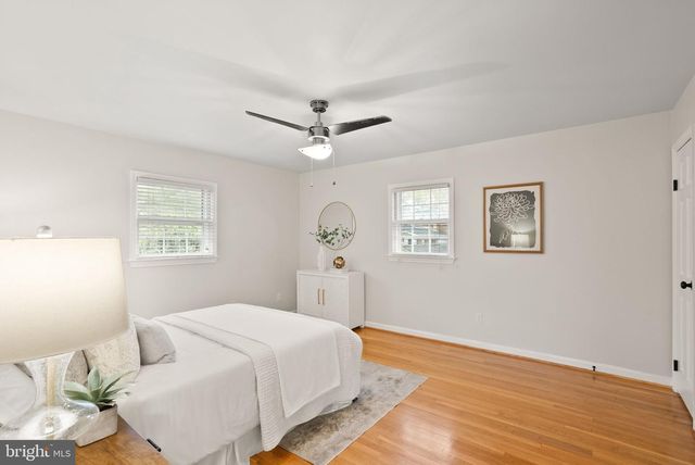 5924 KIMBLE CT, Falls Church, VA 22041