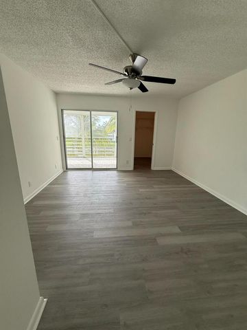 3089 Yarmouth E 3089, Boca Raton, FL 33434