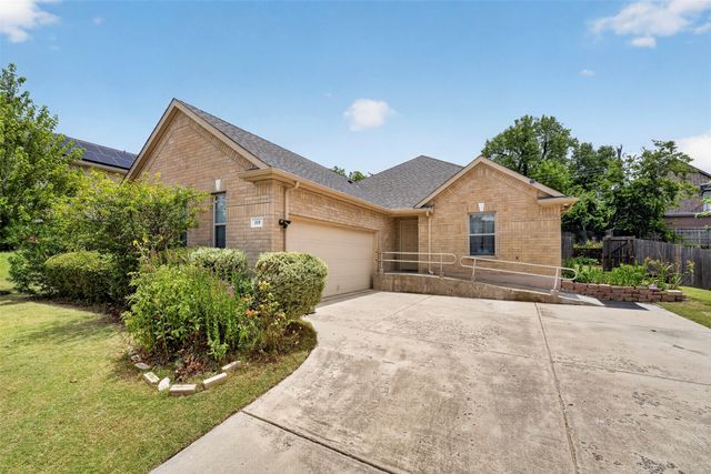 119 Matamoros Street, Grand Prairie, TX 75051