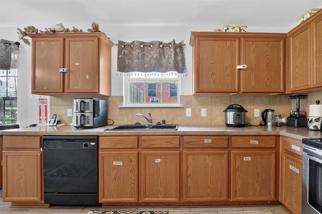 119 Matamoros Street, Grand Prairie, TX 75051