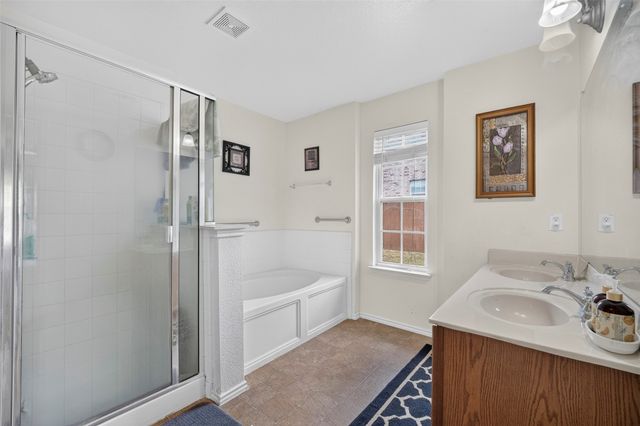 119 Matamoros Street, Grand Prairie, TX 75051