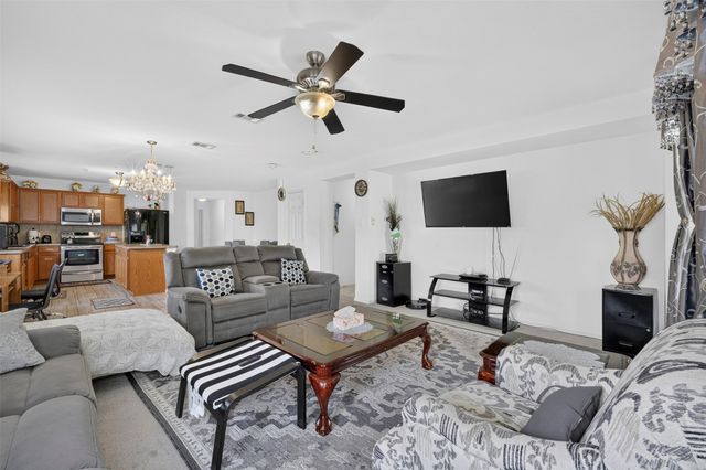 119 Matamoros Street, Grand Prairie, TX 75051