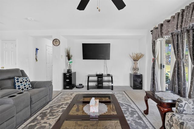 119 Matamoros Street, Grand Prairie, TX 75051