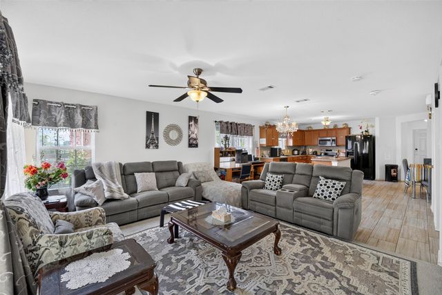 119 Matamoros Street, Grand Prairie, TX 75051