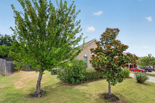 119 Matamoros Street, Grand Prairie, TX 75051