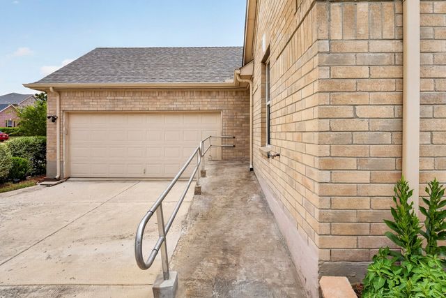 119 Matamoros Street, Grand Prairie, TX 75051
