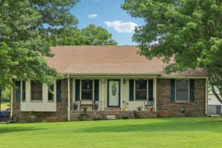 10615 Owens Chapel Rd, Springfield, TN 37172