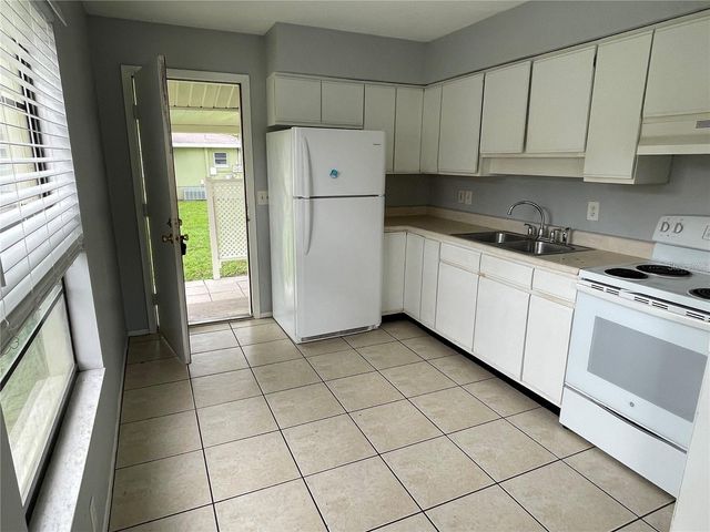 157 2ND AVENUE SW A, Largo, FL 33770