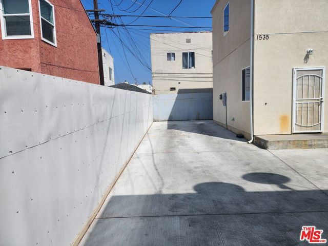 1535 W 80th Street, Los Angeles, CA 90047