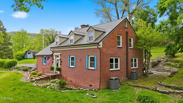 205 Northwest Highland Avenue, Norton, VA 24273