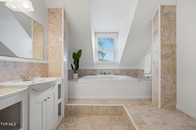 205 Northwest Highland Avenue, Norton, VA 24273