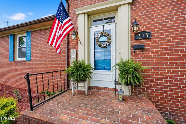 205 Northwest Highland Avenue, Norton, VA 24273