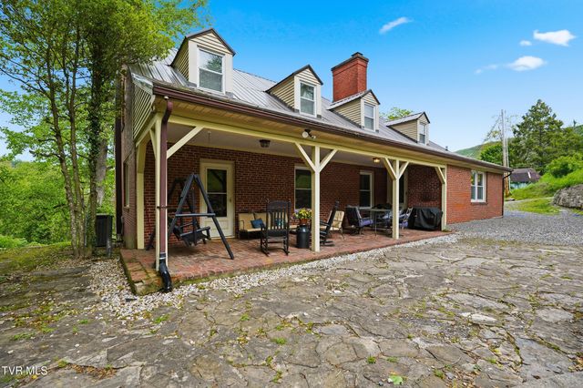 205 Northwest Highland Avenue, Norton, VA 24273