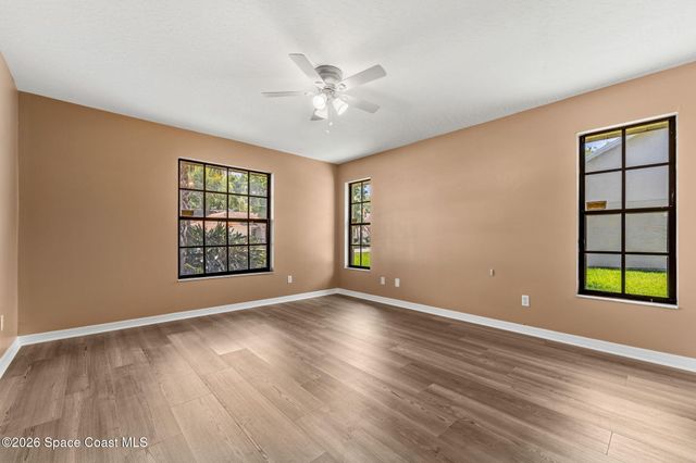 950 Whisperpine Drive, Melbourne, FL 32901