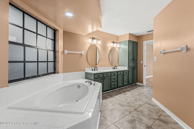 950 Whisperpine Drive, Melbourne, FL 32901