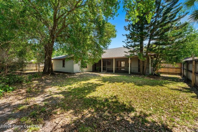 950 Whisperpine Drive, Melbourne, FL 32901