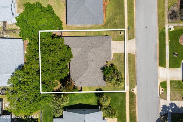 950 Whisperpine Drive, Melbourne, FL 32901