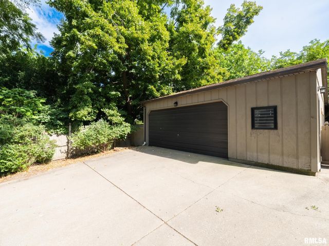4228 N PROSPECT Road, Peoria, IL 61614