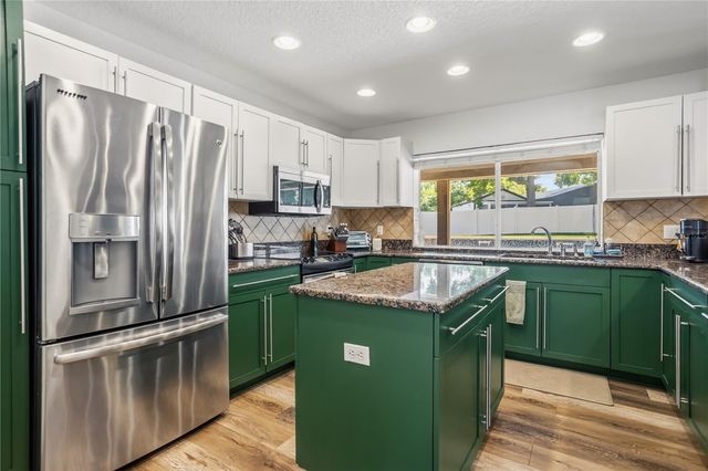 404 BARCLAY AVENUE, Altamonte Springs, FL 32701