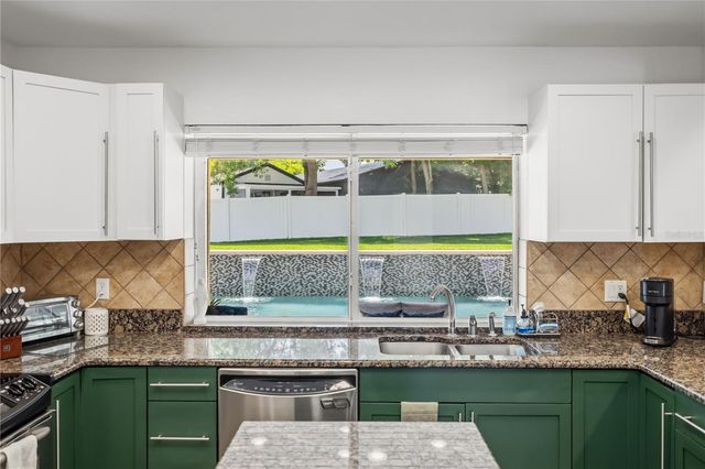 404 BARCLAY AVENUE, Altamonte Springs, FL 32701