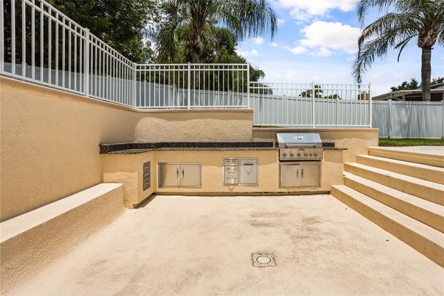 404 BARCLAY AVENUE, Altamonte Springs, FL 32701