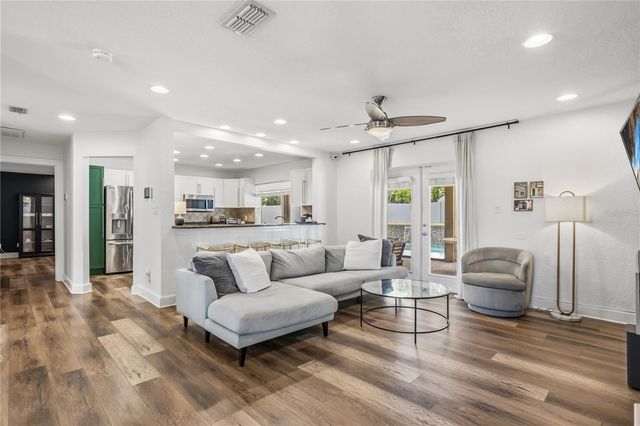 404 BARCLAY AVENUE, Altamonte Springs, FL 32701