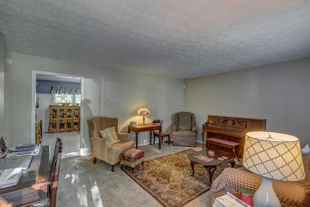 1517 Kelly Circle, Lexington, KY 40517