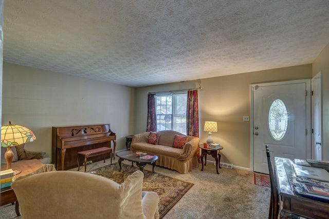 1517 Kelly Circle, Lexington, KY 40517