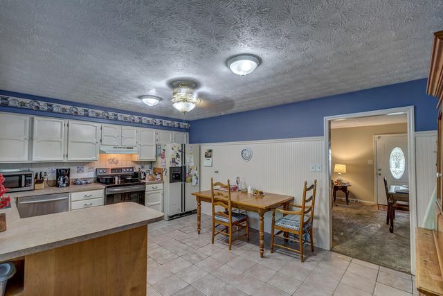 1517 Kelly Circle, Lexington, KY 40517