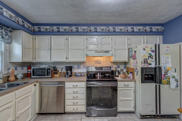 1517 Kelly Circle, Lexington, KY 40517