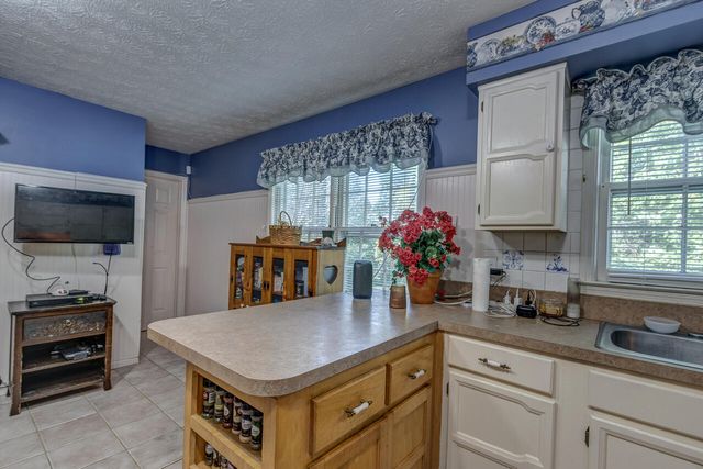 1517 Kelly Circle, Lexington, KY 40517