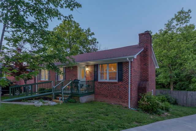 1517 Kelly Circle, Lexington, KY 40517