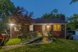 1517 Kelly Circle, Lexington, KY 40517