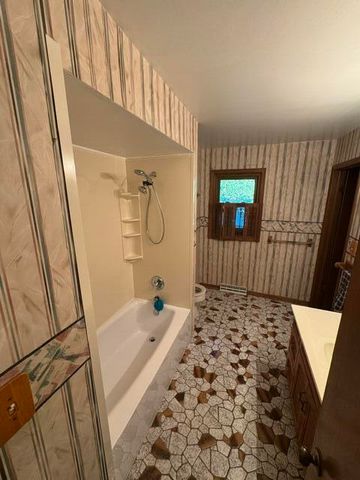 9508 Southwood Drive, Munster, IN 46321