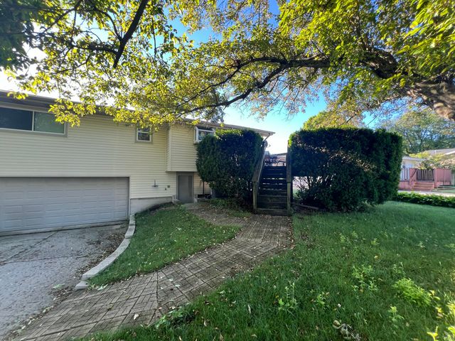 9508 Southwood Drive, Munster, IN 46321