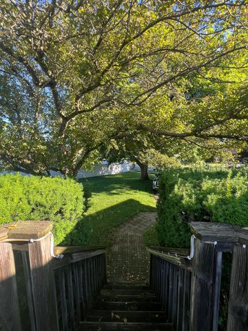 9508 Southwood Drive, Munster, IN 46321