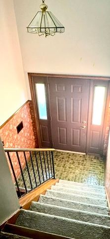 9508 Southwood Drive, Munster, IN 46321