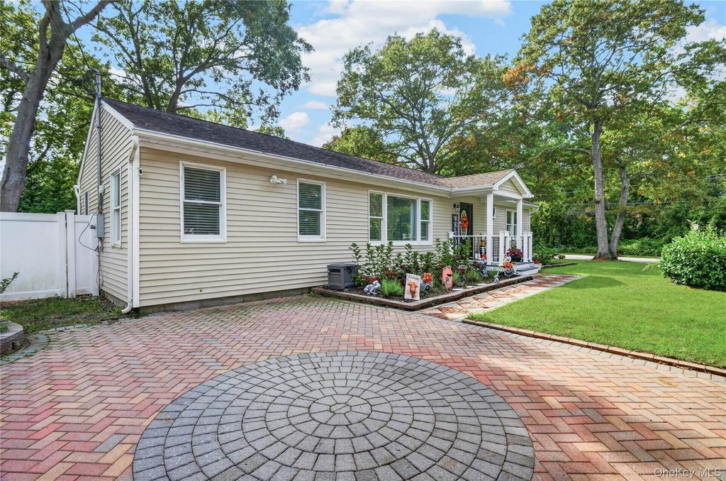 29 Wabil Road, Miller Place, NY 11764 — exterior