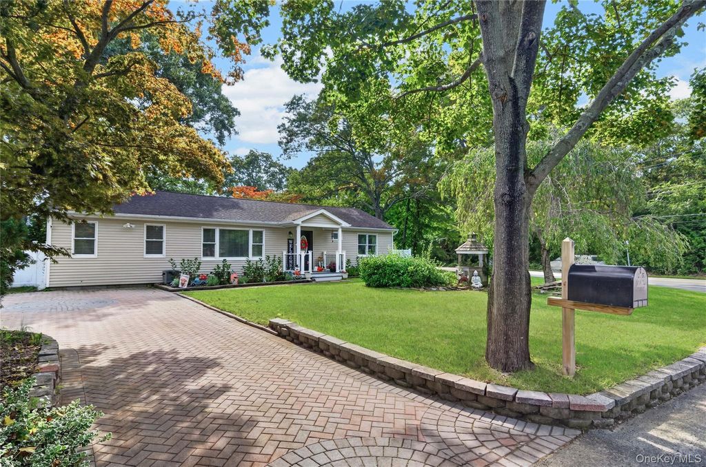29 Wabil Road, Miller Place, NY 11764 — photo 2