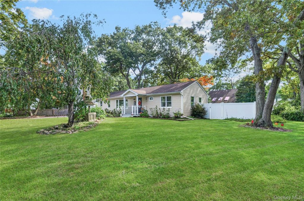29 Wabil Road, Miller Place, NY 11764 — photo 3