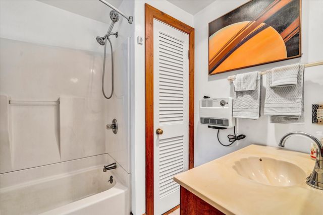 5328 White House RD, Moneta, VA 24121