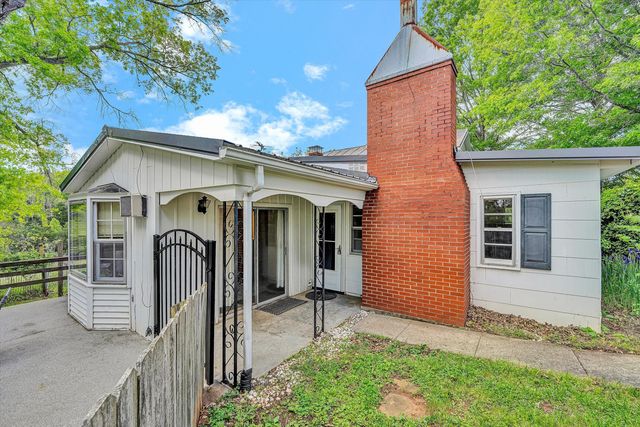 5328 White House RD, Moneta, VA 24121